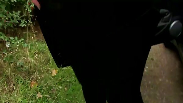 Die schlanke bootylicious Melisa Mendiny reibt ihren Kitzler sexvidios kostenlos ansehen direkt auf dem Boden